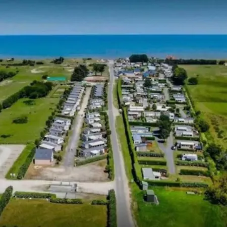 Mobil-home Confortable Avec Terrasse - 4 Pers. - Api-1-52-2116 * Sainte-Marie-du-Mont (Manche)