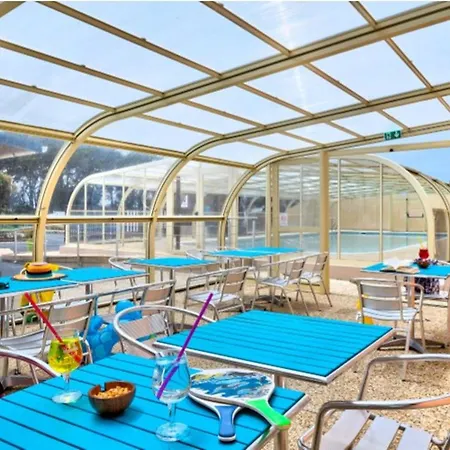 Parque de Campismo Mobil-home Confortable Avec Terrasse - 4 Pers. - Api-1-52-2116 Sainte-Marie-du-Mont (Manche)
