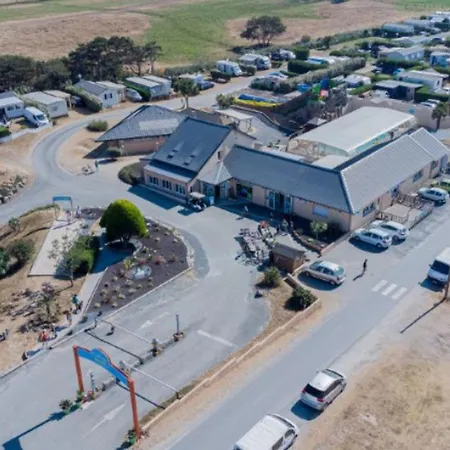 Parque de Campismo Mobil-home Confortable Avec Terrasse - 4 Pers. - Api-1-52-2116